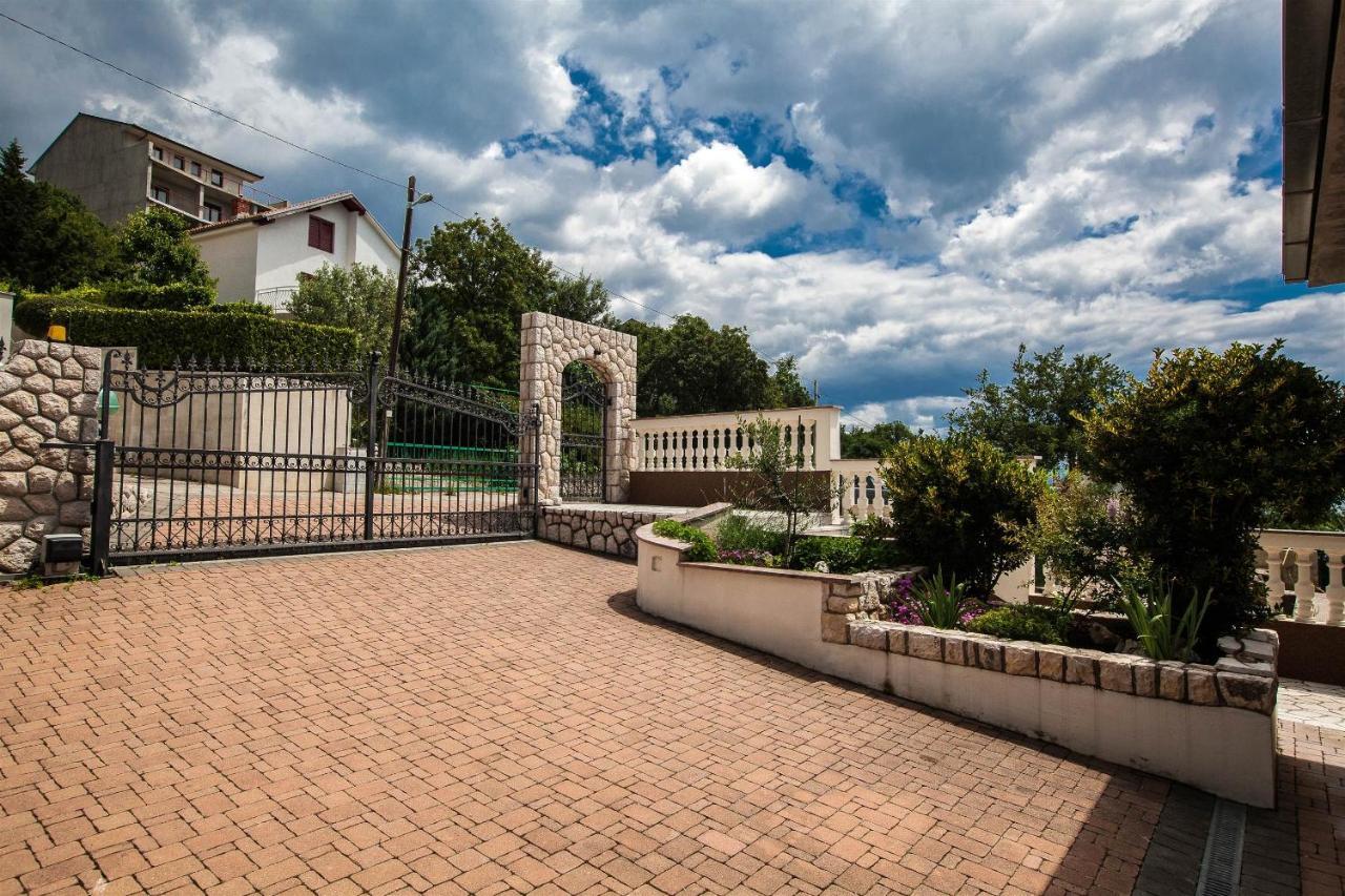 Apartments With A Parking Space Crikvenica - 11307 المظهر الخارجي الصورة